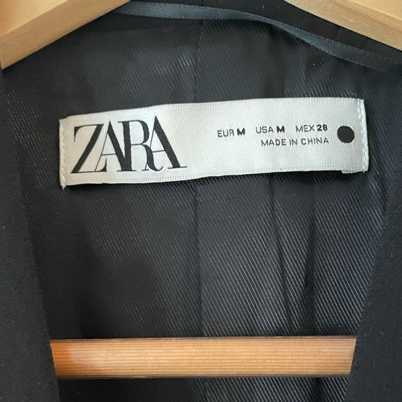 Zara Black Blazer - Picture 3 of 5
